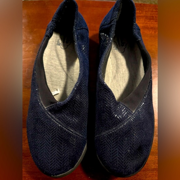 CLARKS CLOUDSTEPPERS SILLIAN JETAY NAVY BLUE WITH SHEEN SIZE 6 - Picture 1 of 7